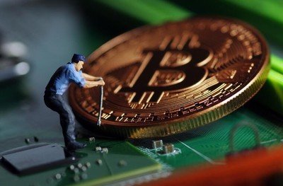Sustainable mining farm with solar energy